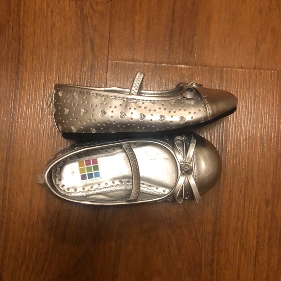 Healthtex Silver Heart Shoe - Picture 2 of 3